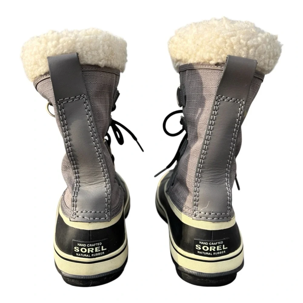 Sorel Women's Winter Carnival waterproof boot/size 6 black and gray